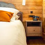 Hotel Nigloland 4*