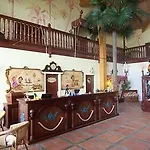 Hotel Nigloland 4*