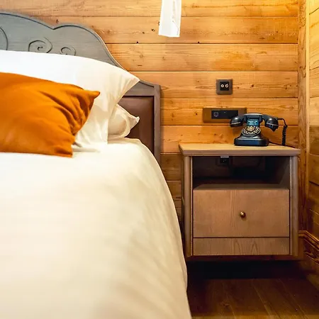 Hotel Nigloland 4*