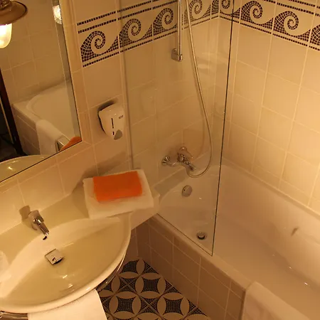 Nigloland Hotel