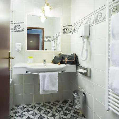 Nigloland Hotel 4*