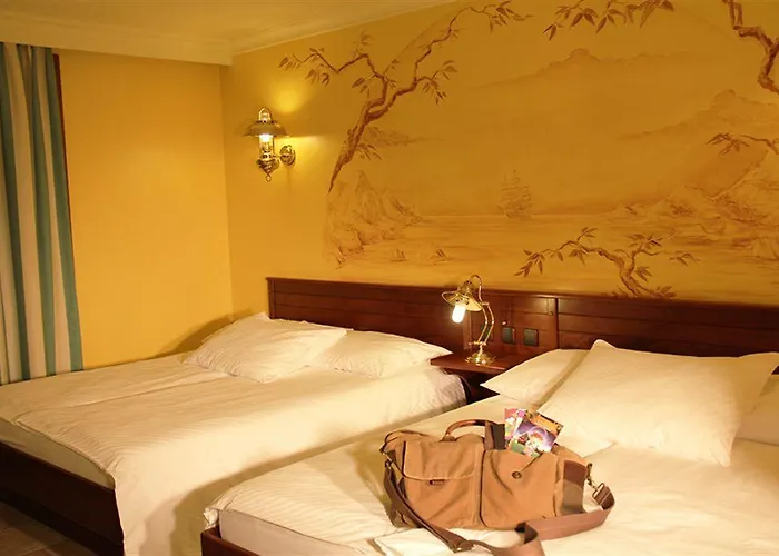 Hotel Des Pirates 4*